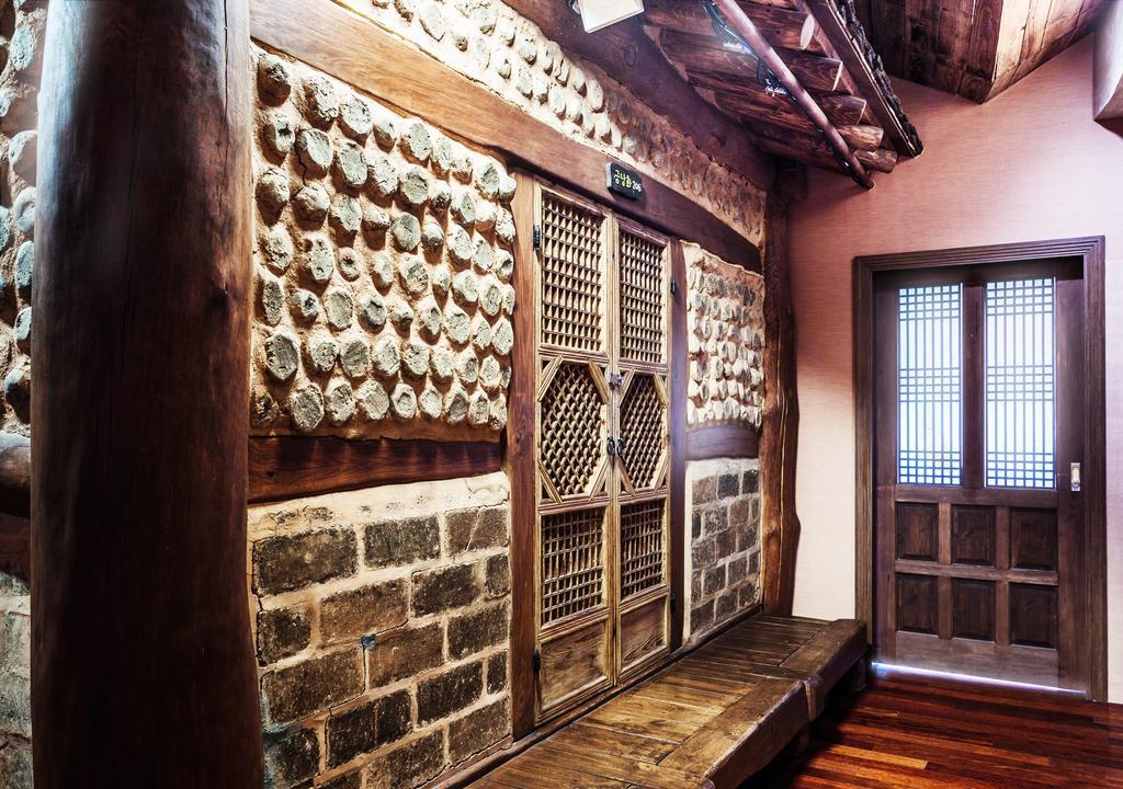 Kasan Tobang Hostel ซอกวีโพ ภายนอก รูปภาพ