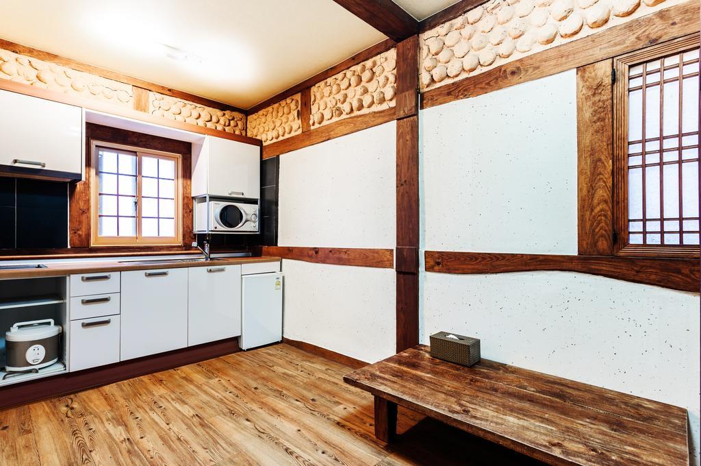Kasan Tobang Hostel ซอกวีโพ ภายนอก รูปภาพ