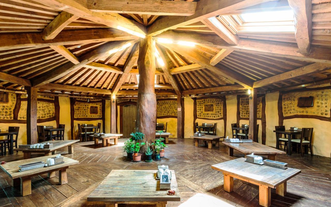 Kasan Tobang Hostel ซอกวีโพ ภายนอก รูปภาพ